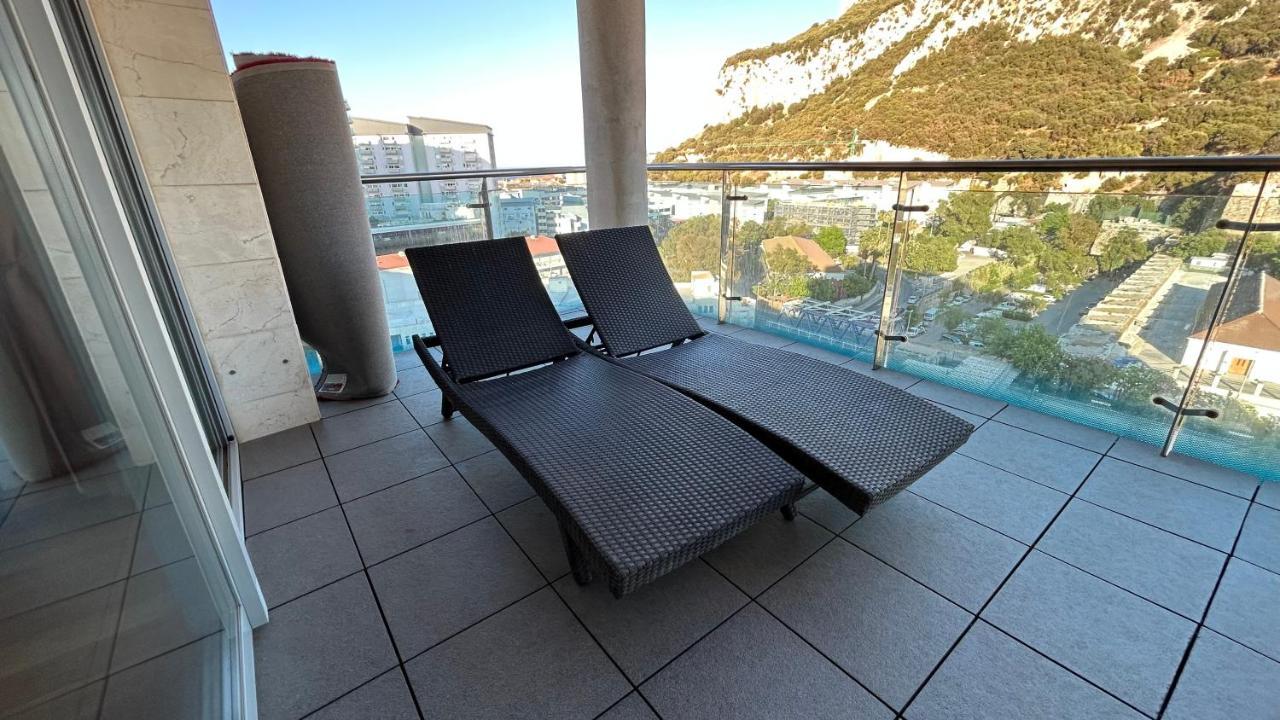 Ocean Village Luxury 2 Bed 2 Bath Apartment - Amazing Views - Pools And Jacuzzis Gibraltar Exterior photo