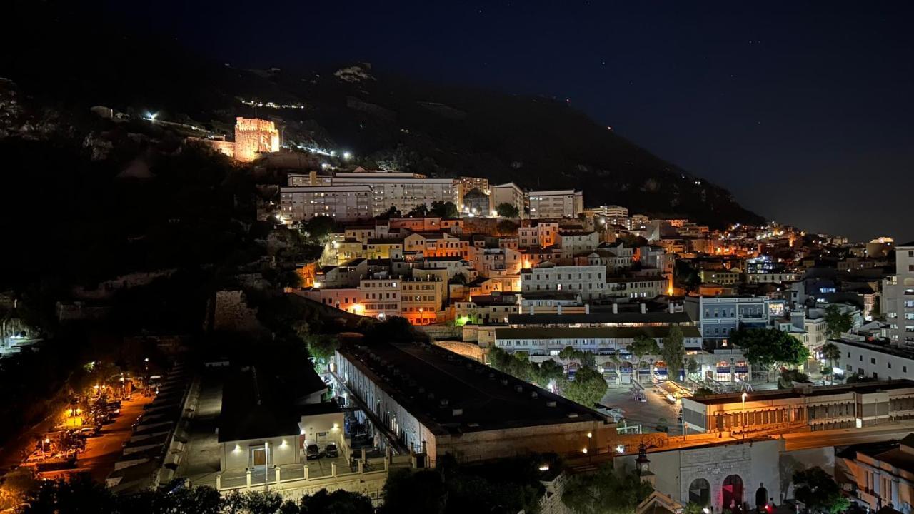 Ocean Village Luxury 2 Bed 2 Bath Apartment - Amazing Views - Pools And Jacuzzis Gibraltar Exterior photo